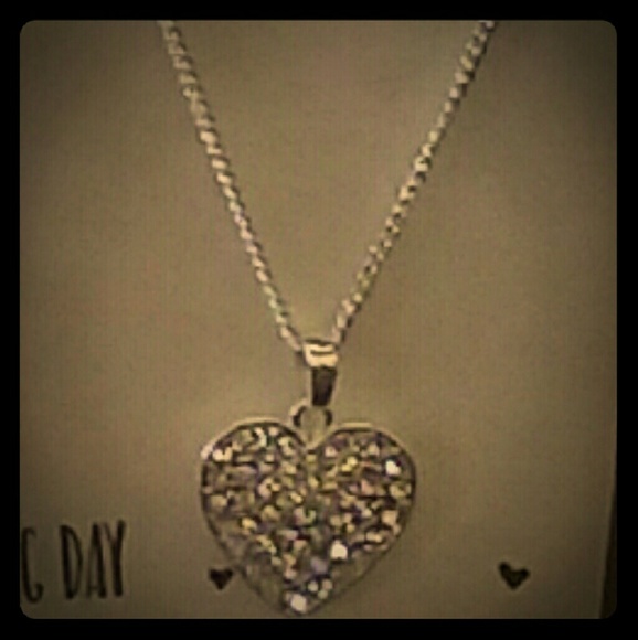 Code No: S012 Lovely Glimmering Heart Necklace